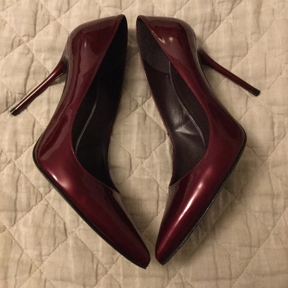 Stuart Weitzman ‘Nouveau’ Patent Leather Pumps EUC